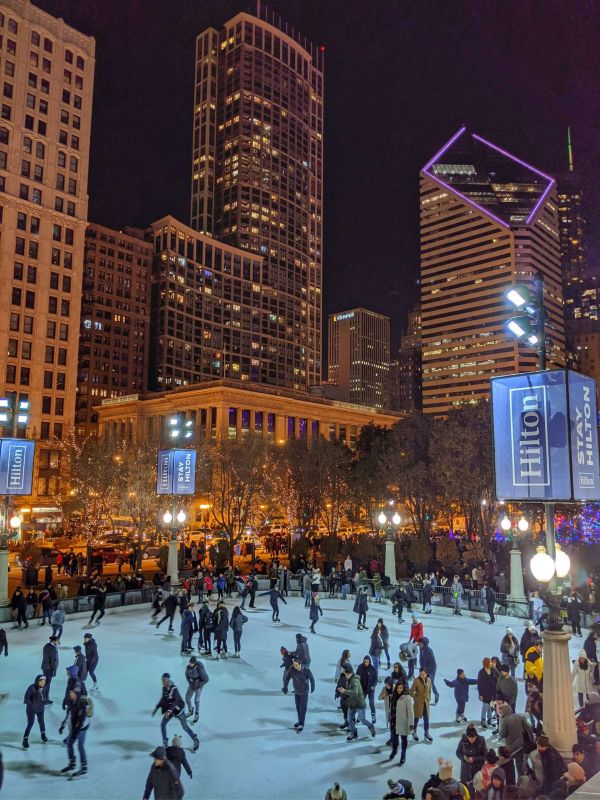 The Ultimate Guide to Christmas in Chicago! - Cornfields and High Heels